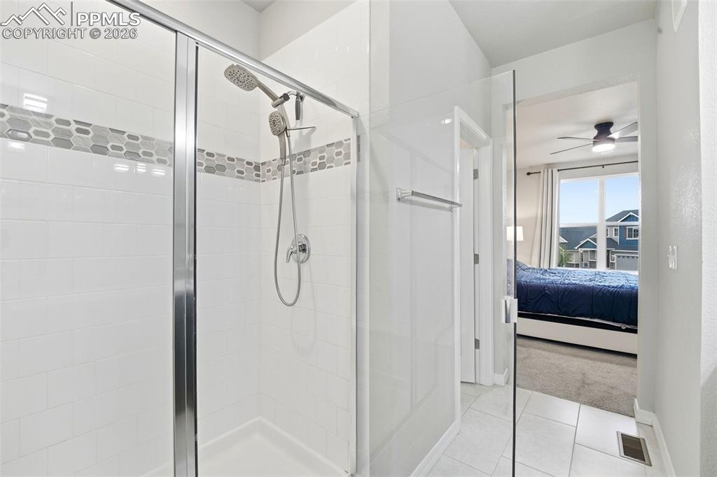 Image 29 of 50: Bathroom