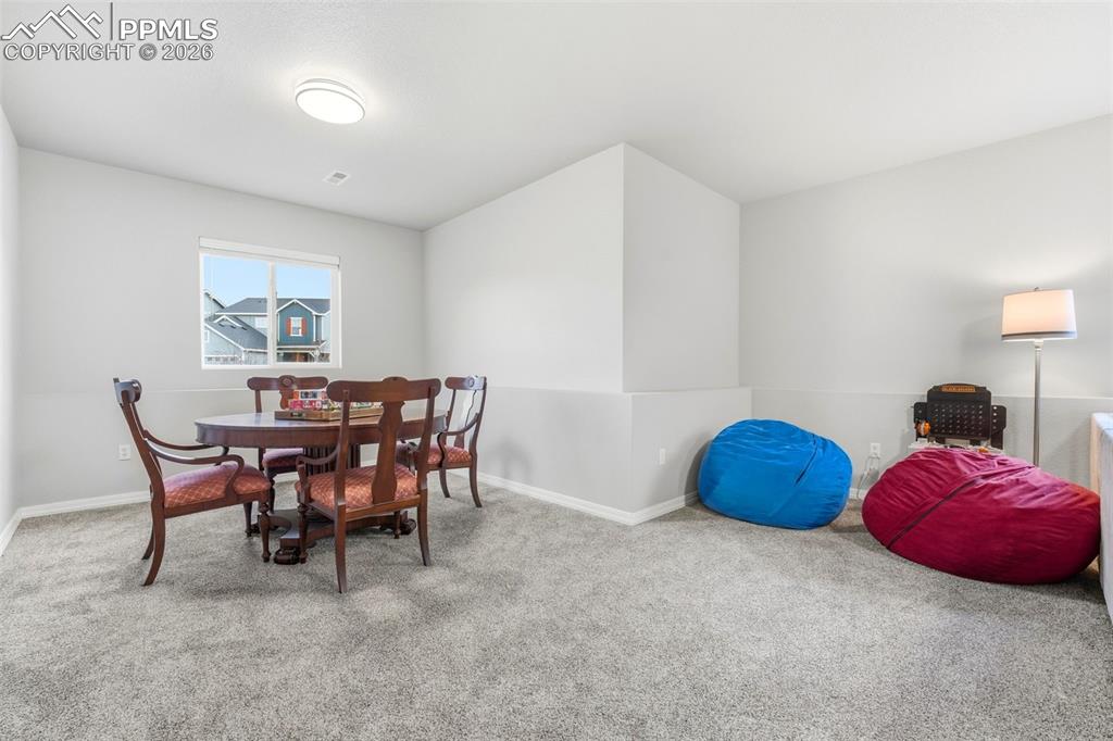 Image 35 of 50: Dining Area