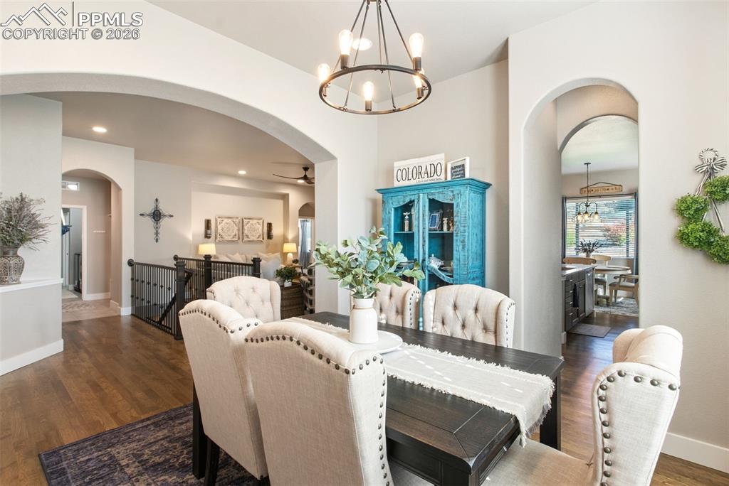 Image 11 of 39: Dining Area