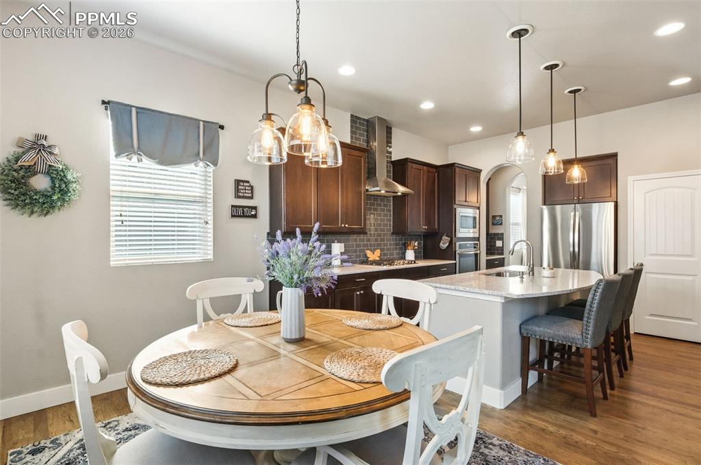 Image 13 of 39: Dining Area