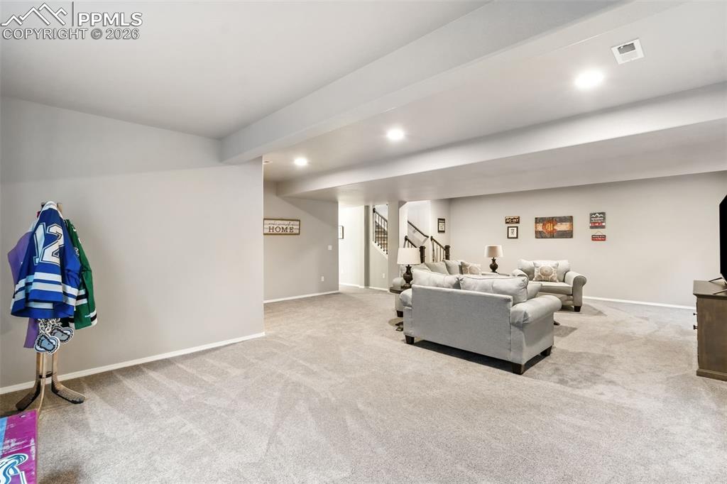 Image 31 of 39: Living Room