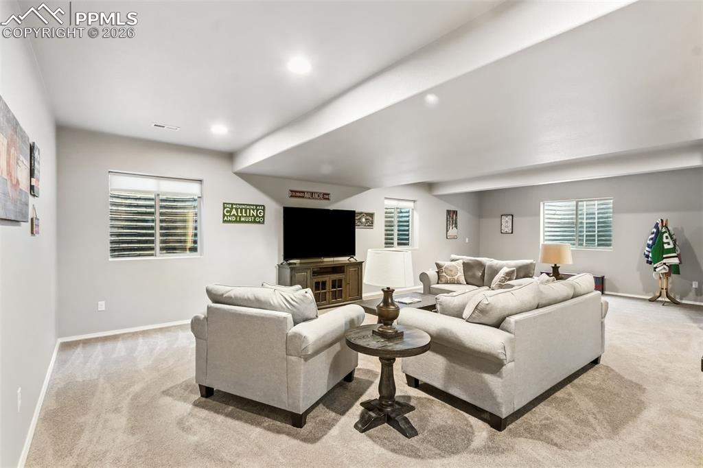 Image 32 of 39: Living Room