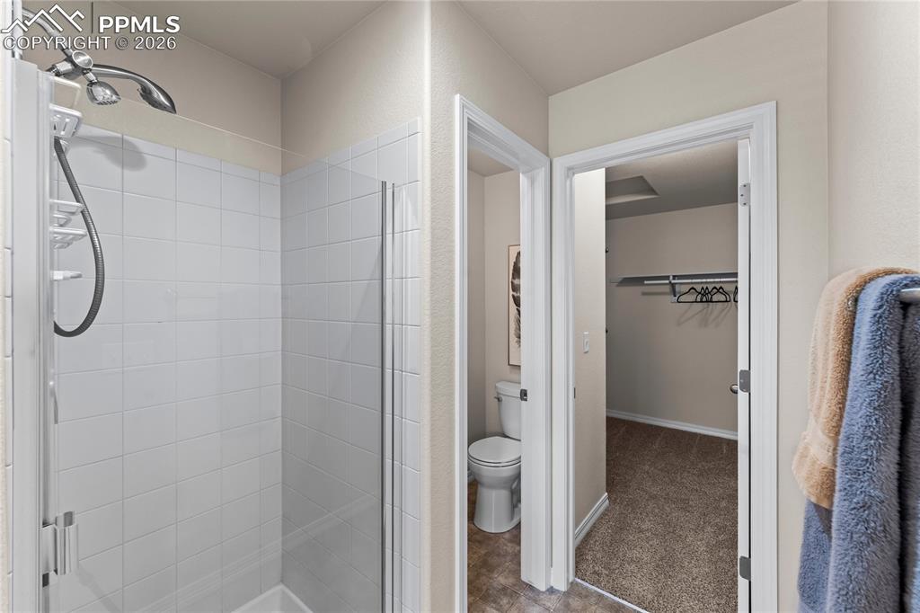 Image 22 of 24: Bathroom