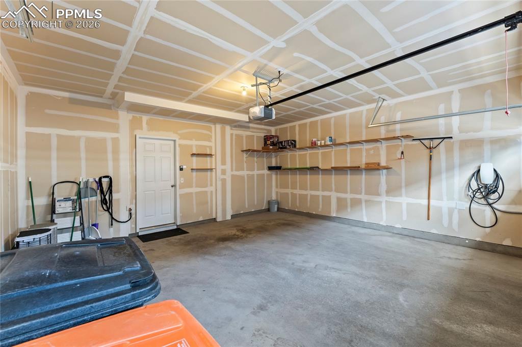 Image 24 of 24: Garage