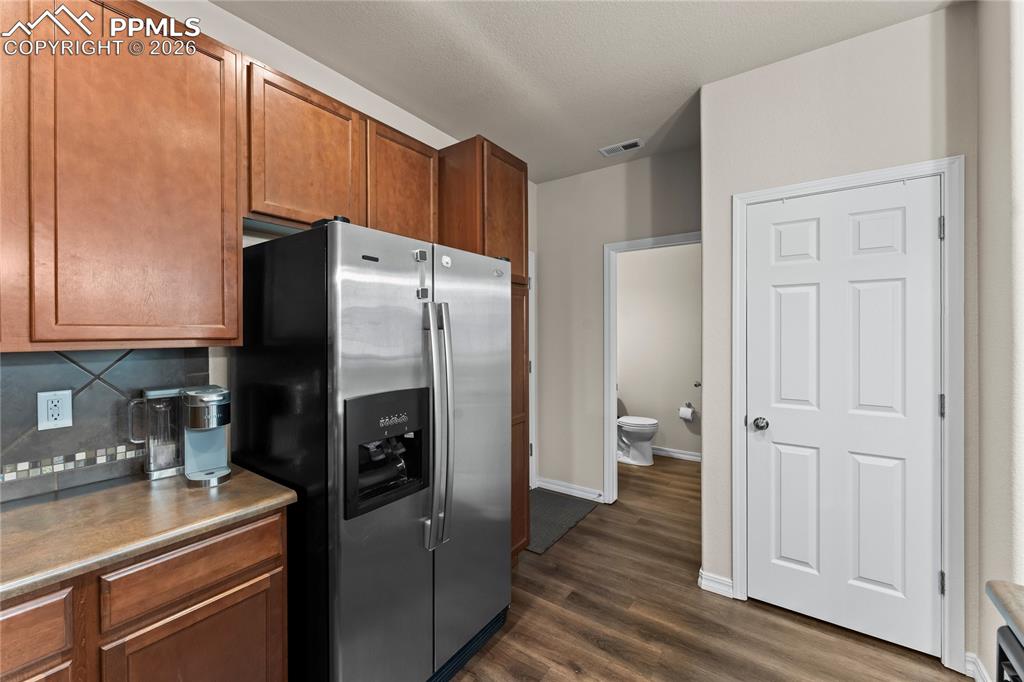 Image 8 of 24: Kitchen