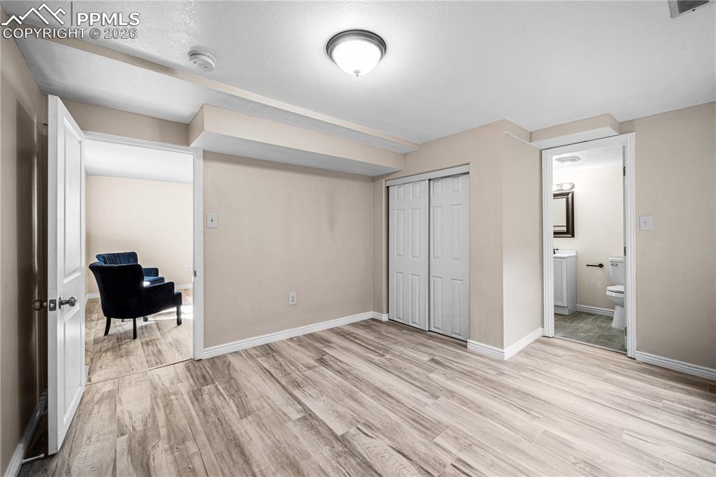 Image 21 of 30: Bedroom