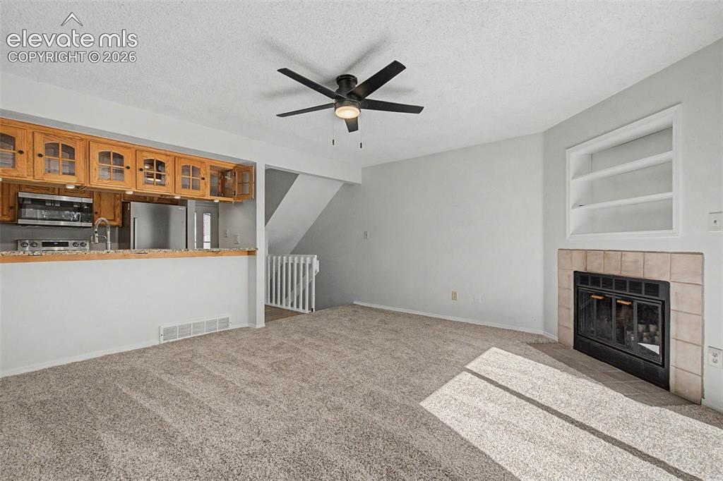 Image 11 of 34: Living Room