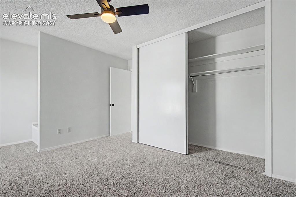 Image 19 of 34: Bedroom