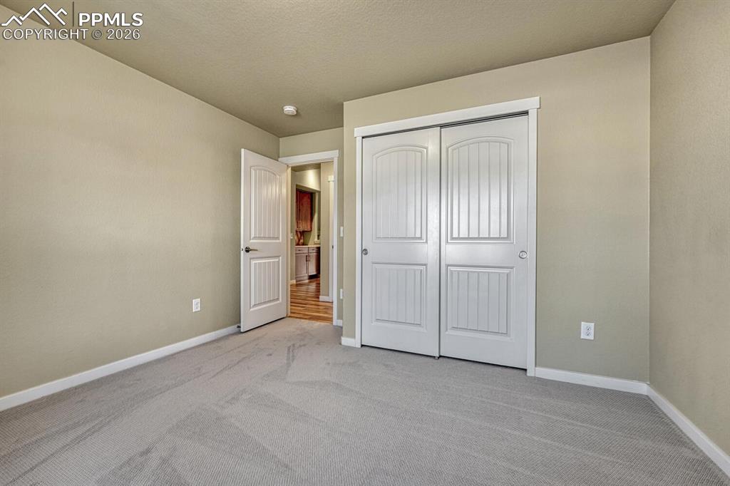 Image 14 of 50: Bedroom