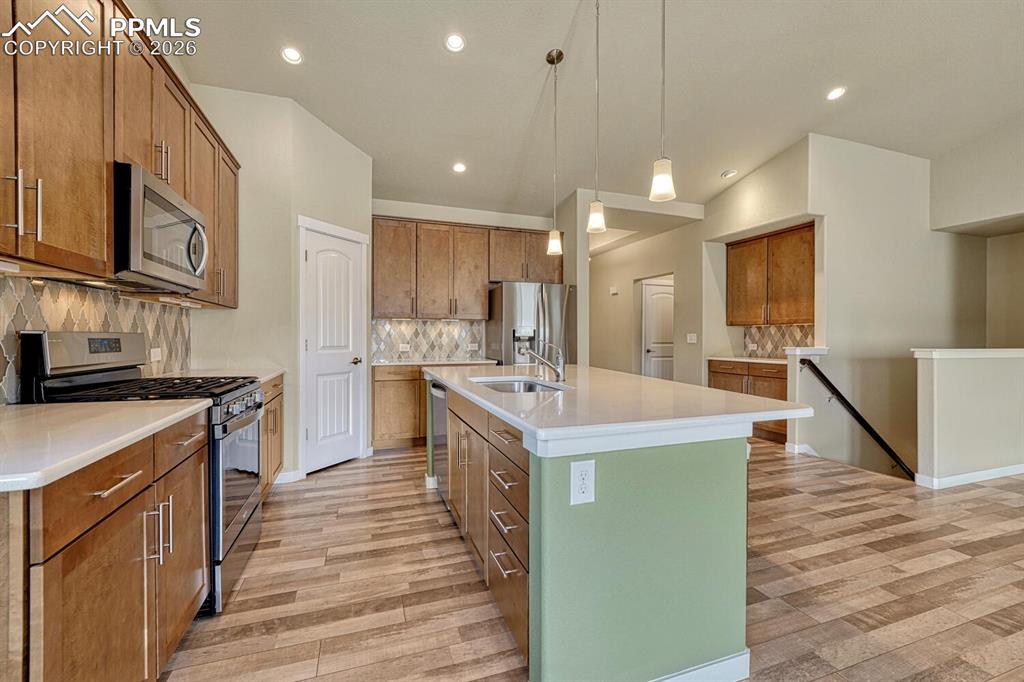 Image 40 of 50: Kitchen