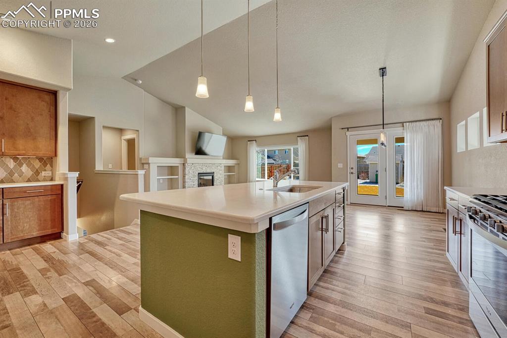 Image 43 of 50: Kitchen