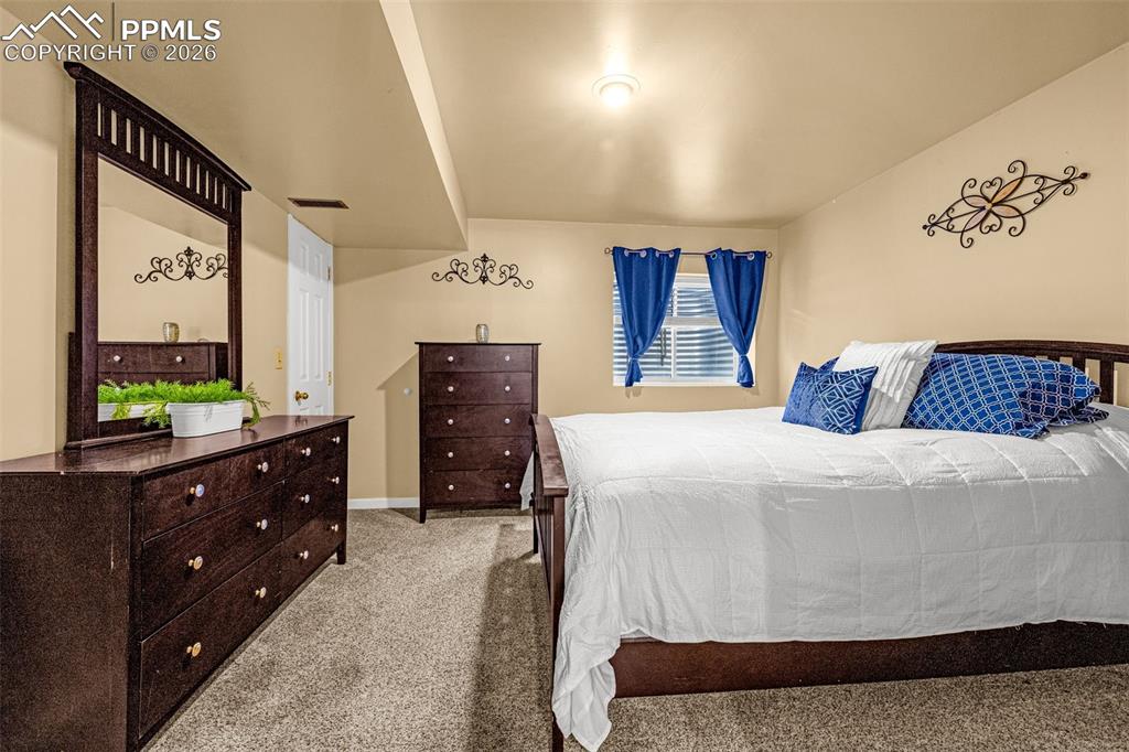 Image 28 of 42: Bedroom