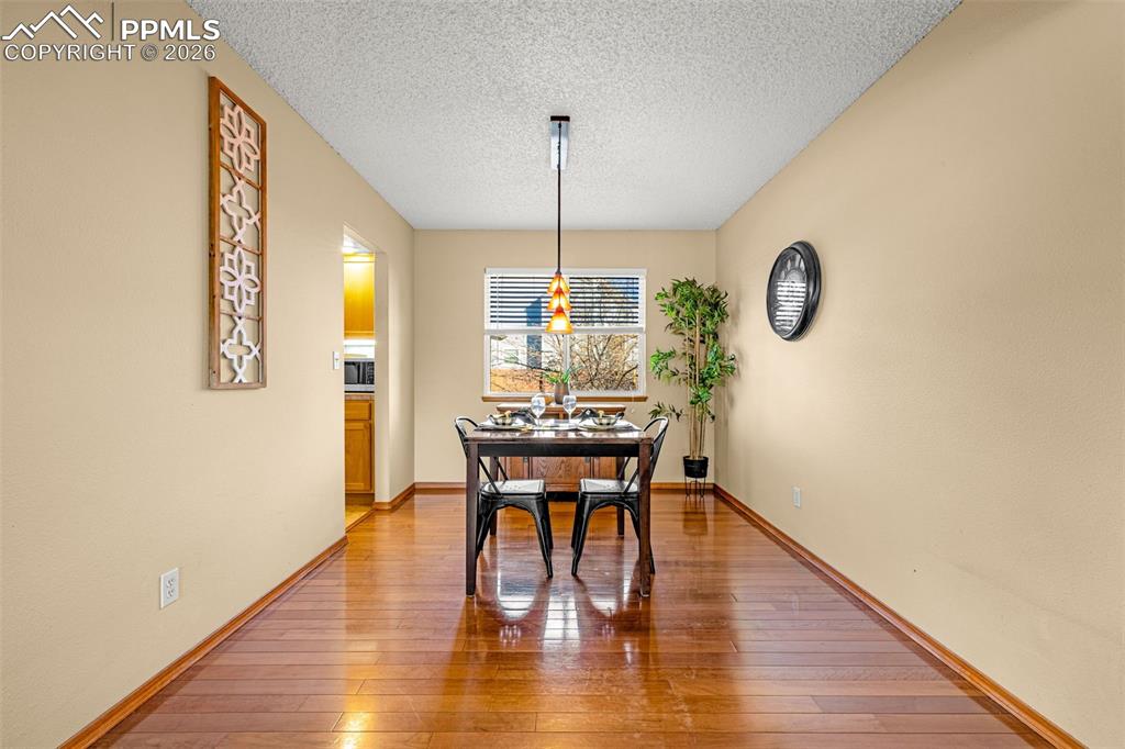 Image 6 of 42: Dining Area