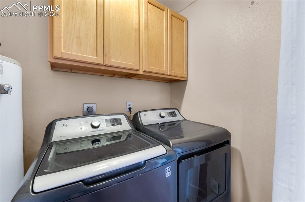 Image 24 of 32: Bedroom