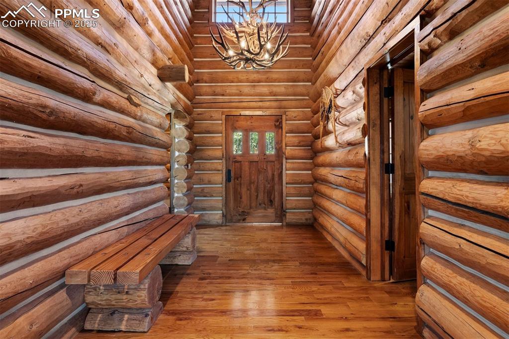 Image 10 of 49: Entry