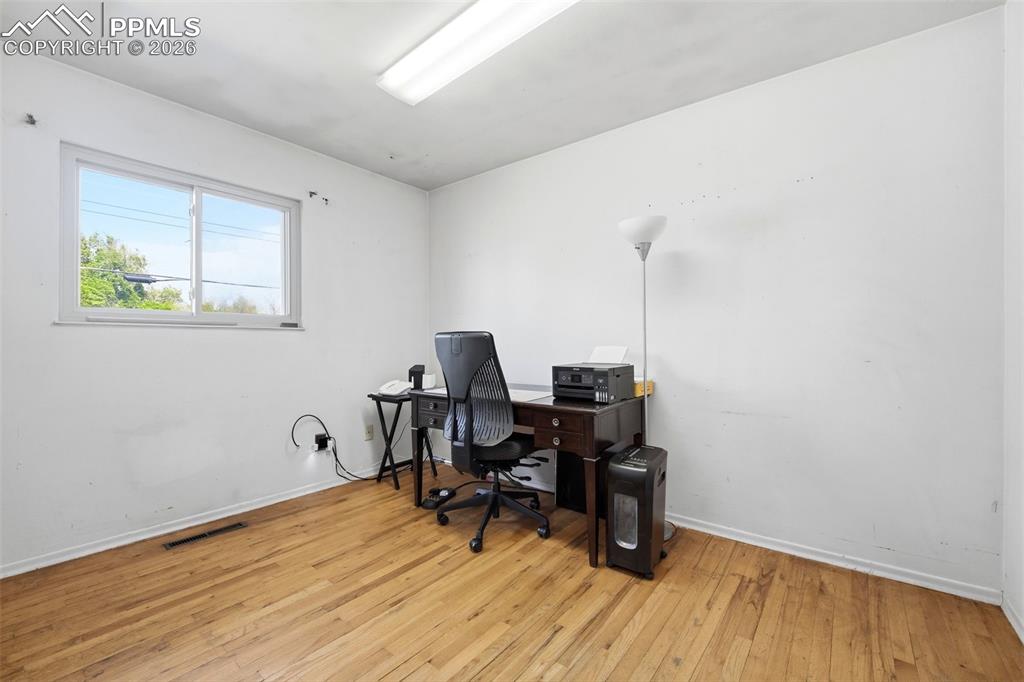 Image 15 of 37: Office