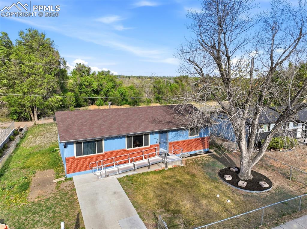 Image 2 of 37: Front of Structure