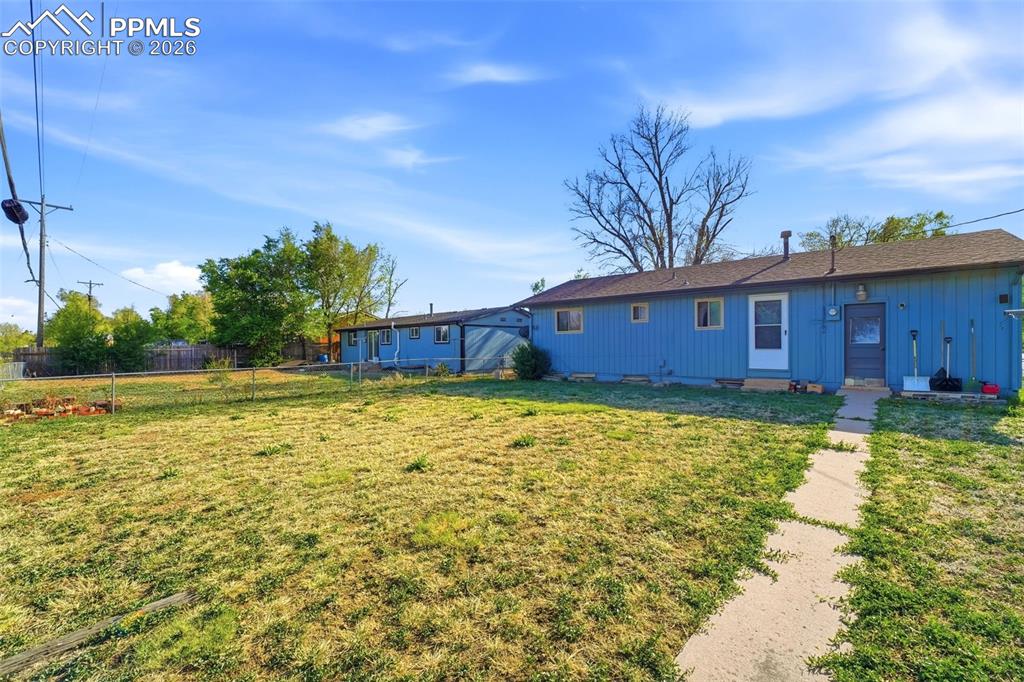 Image 34 of 37: Back of Structure