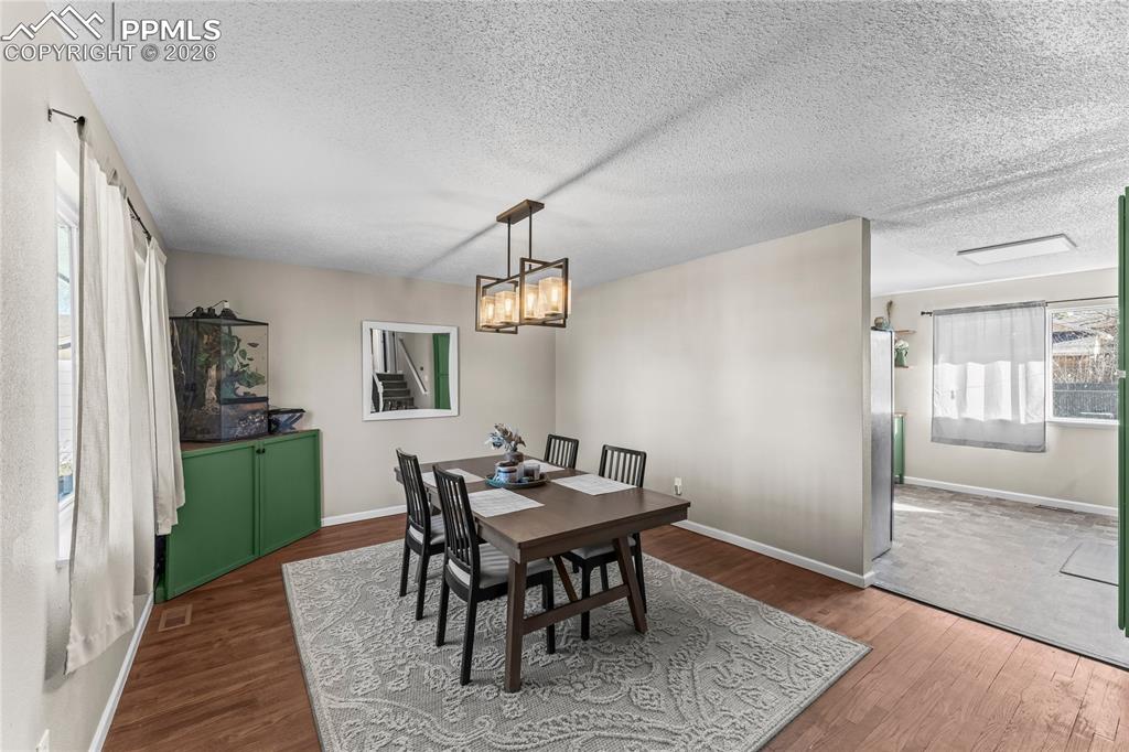 Image 12 of 29: Dining Area