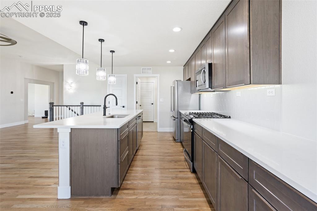 Image 17 of 39: Kitchen