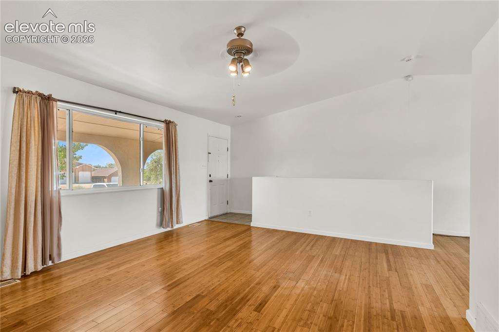 Image 6 of 32: Living Room