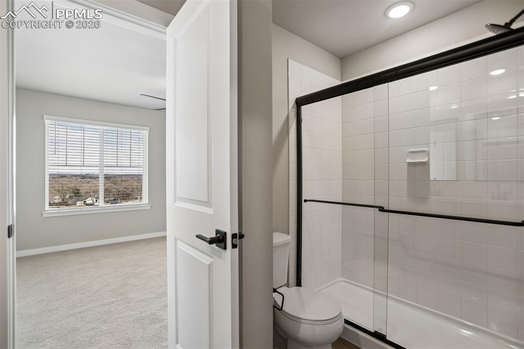 Image 13 of 22: Bathroom