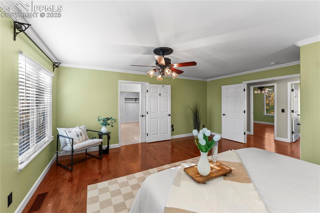 Image 25 of 41: Bedroom