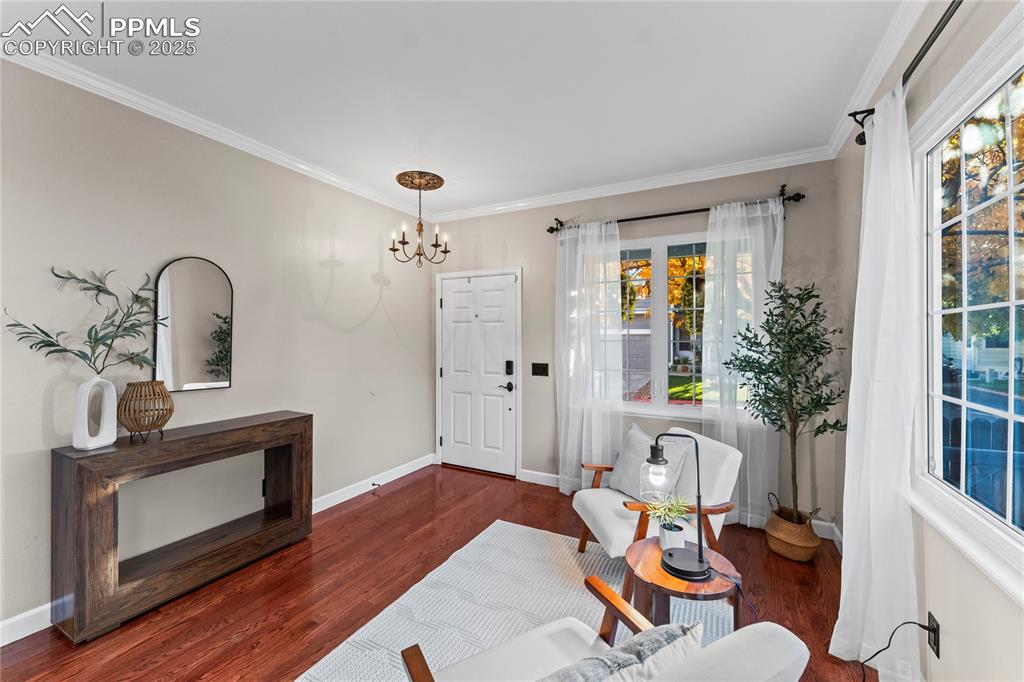 Image 4 of 41: Sitting Room