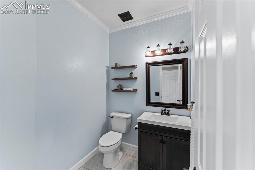 Image 6 of 41: Bathroom