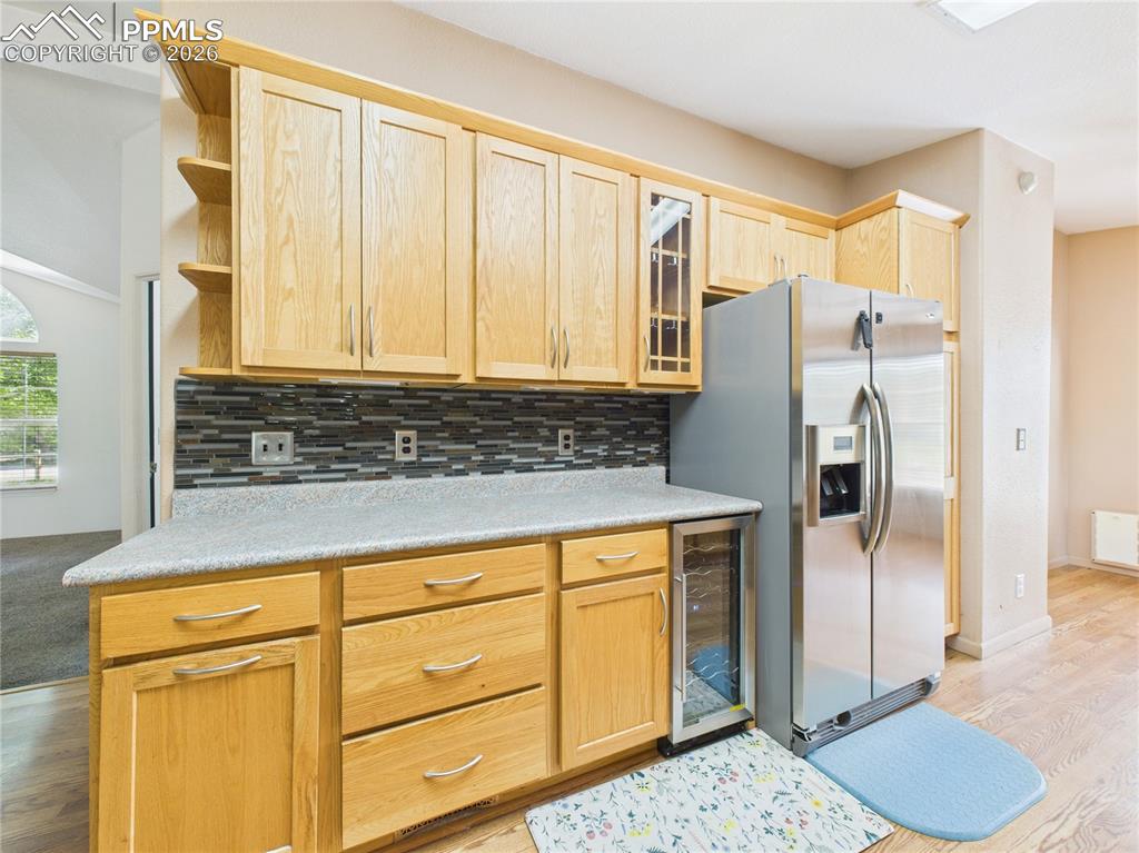 Image 13 of 50: Kitchen