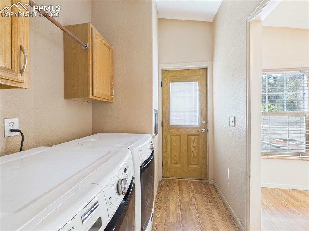 Image 32 of 50: Laundry