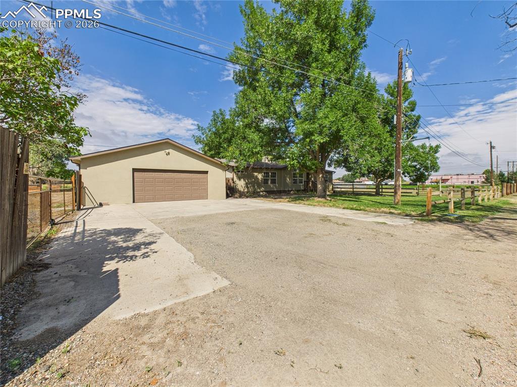 Image 4 of 50: Front of Structure