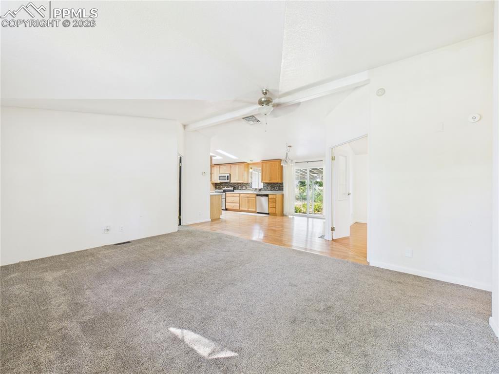 Image 6 of 50: Living Room