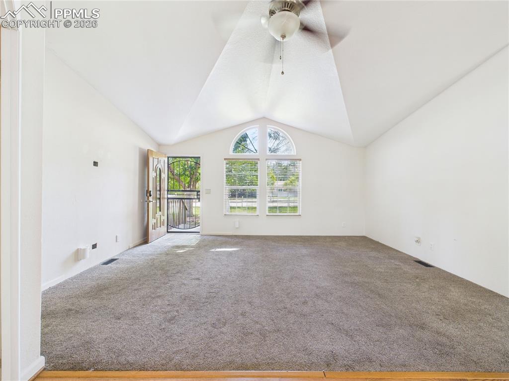 Image 8 of 50: Living Room