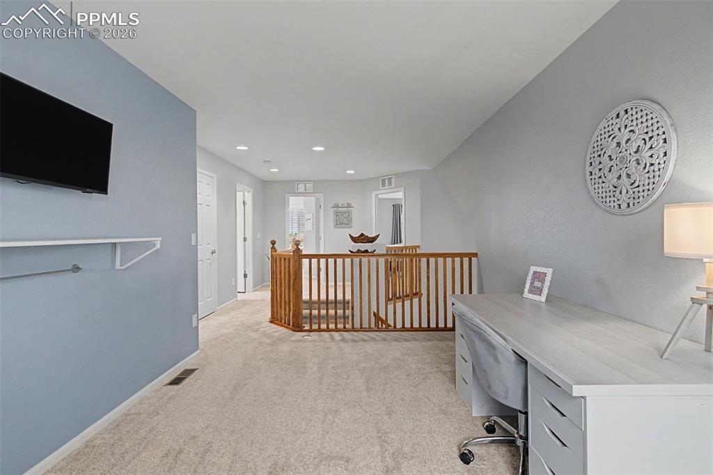 Image 19 of 49: Loft