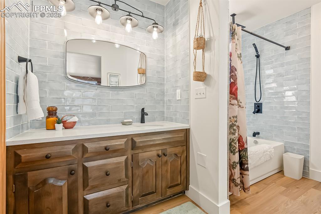 Image 7 of 45: In Suite Master Bath