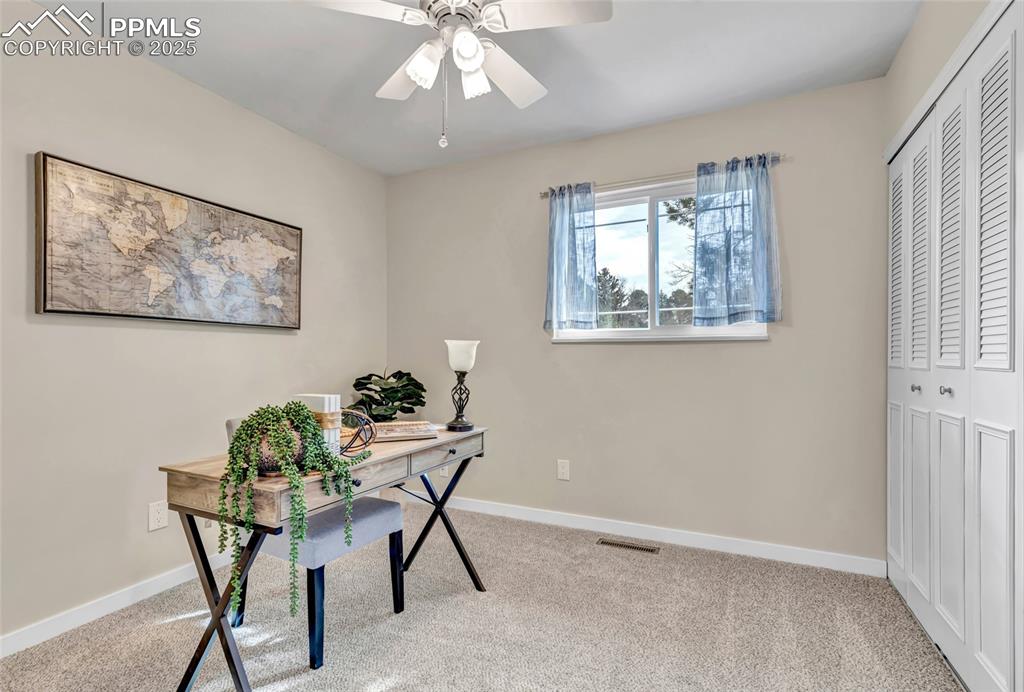 Image 11 of 22: Office