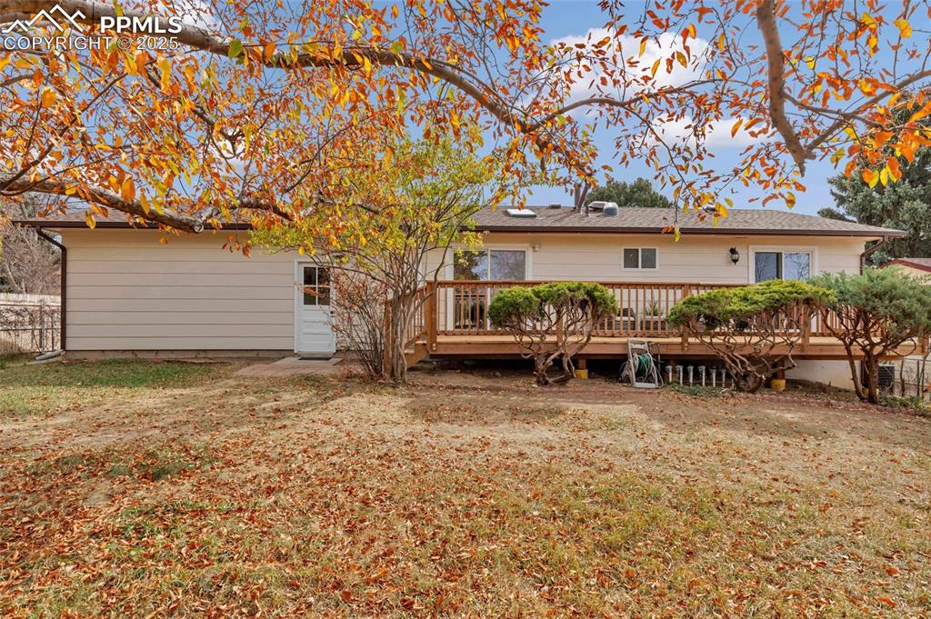 Image 22 of 22: Back of Structure