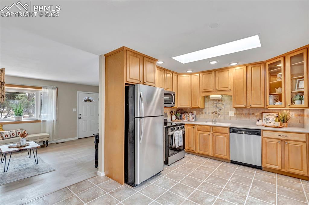 Image 6 of 22: Kitchen