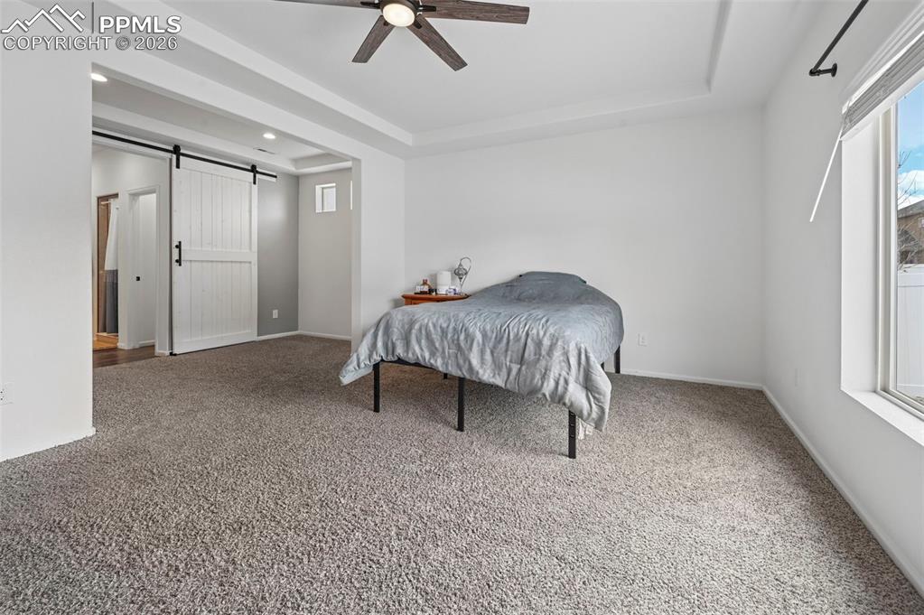 Image 17 of 32: Bedroom