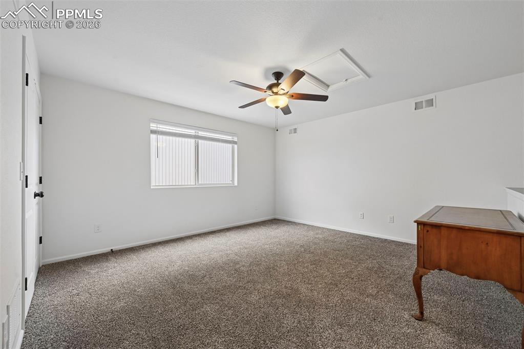 Image 22 of 32: Loft