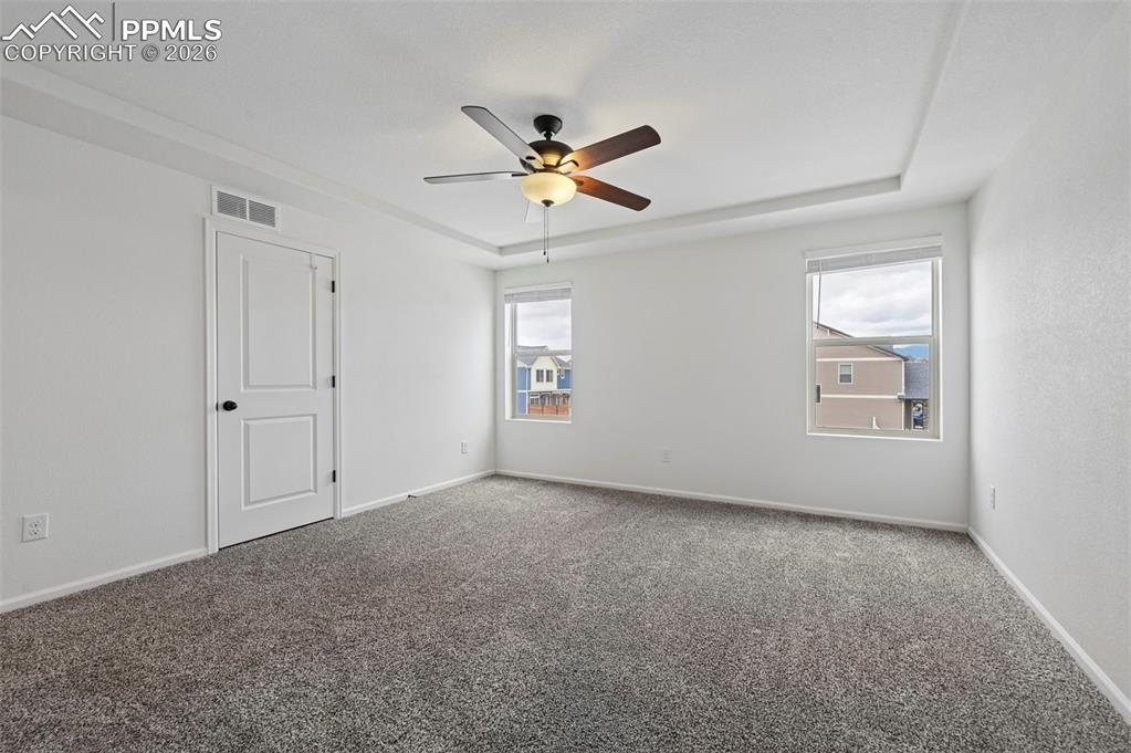 Image 24 of 32: Bedroom