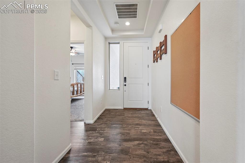 Image 4 of 32: Entry