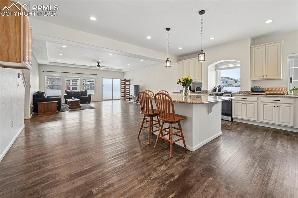 Image 8 of 32: Kitchen