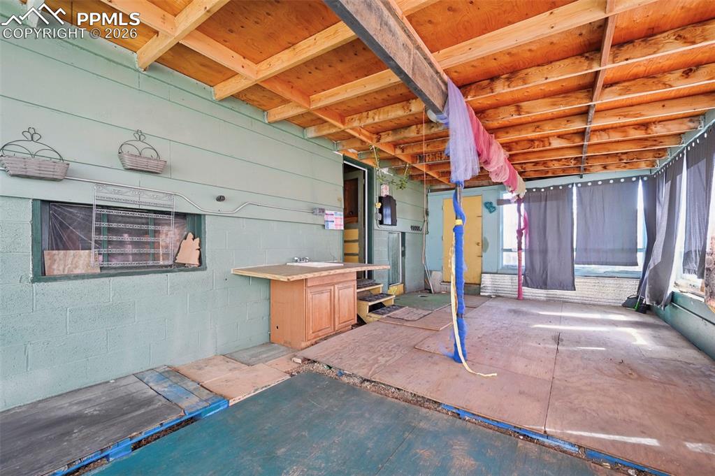 Image 26 of 35: Patio