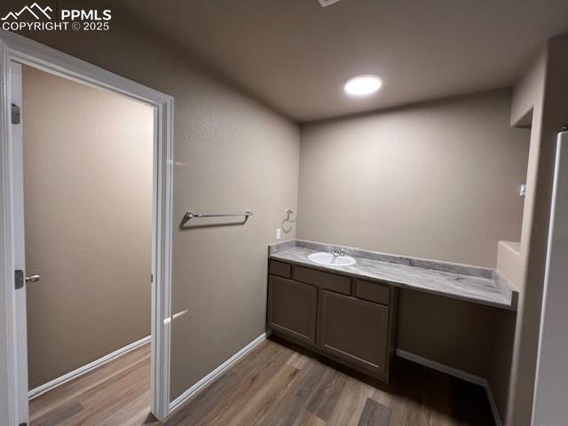 Image 19 of 30: Bathroom