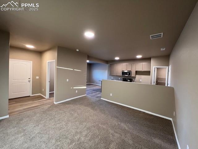 Image 3 of 30: Living Room