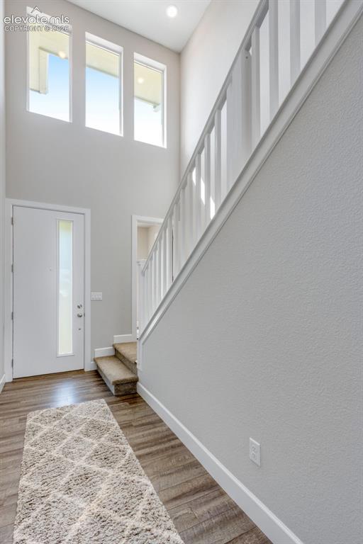 Image 6 of 34: Very Bright Home