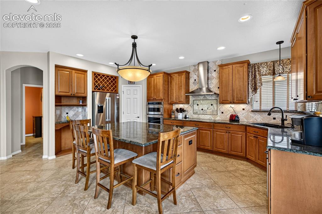 Image 7 of 47: Kitchen