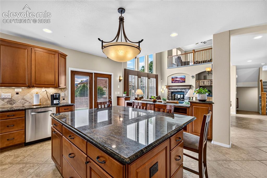 Image 8 of 47: Kitchen